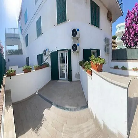 Riviera Albachiara B&B 안치오